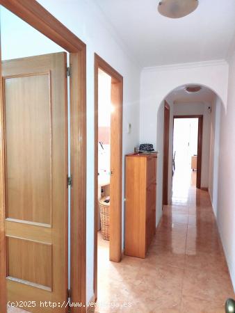 APARTAMENTO CON 3 DORM 2 BAÑOS CON GARAJE INCLUIDO. 95 M2 SUPERFICIE. PLAYA 1000 METROS. - ALICANTE