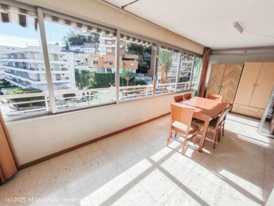 Gran piso de 2 dorm. en segunda línea de Playa de Poniente - www.inmobiliarialesdunes.com - ALICANT