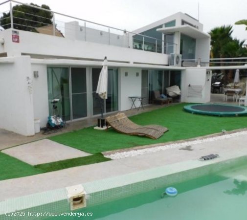  Villa en venta en Alicante (Alicante) 