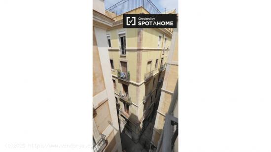 Elegante habitación en alquiler en el apartamento de 5 dormitorios en Barri Gòtic - BARCELONA