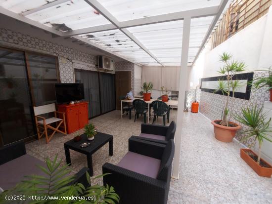  MAGNIFICO PISO EN ALICANTE CON AMPLIA TERRAZA  Y PATIO INTERIOR - ALICANTE 