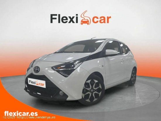 Toyota Aygo 1.0 70 x-play - Cornellà de Llobregat