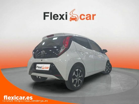 Toyota Aygo 1.0 70 x-play - Cornellà de Llobregat