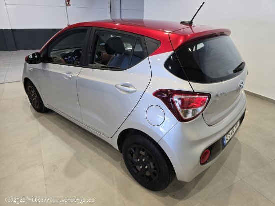 Hyundai i10 1.0 TECNO - BADAJOZ