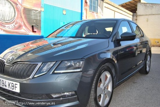 Skoda Octavia 1.6 TDI STYLE de 2017 con 153.000 Km por 12.500 EUR. en Sevilla