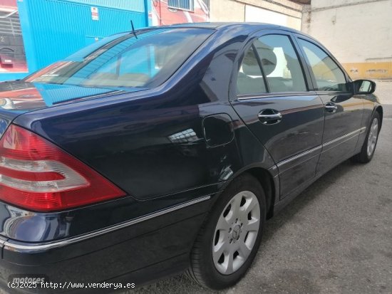 Mercedes Clase C C 180 Berlina de 2006 con 210.000 Km por 5.900 EUR. en Sevilla