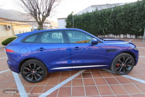 Jaguar F-Pace 3.0TDV6 First Edition Aut. AWD de 2017 con 102.000 Km por 20.500 EUR. en Malaga