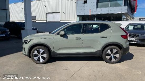 Volvo XC40 XC40 CORE T2 AUTO GASOLINA de 2023 con 29.586 Km por 32.990 EUR. en Huelva