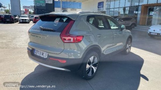 Volvo XC40 XC40 CORE T2 AUTO GASOLINA de 2023 con 29.586 Km por 32.990 EUR. en Huelva