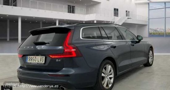 Volvo V 60 FAMILIAR 2.0 B4 D MOMENTUM PRO AUTOMATICO 197CV 5P de 2021 con 110.605 Km por 26.900 EUR.