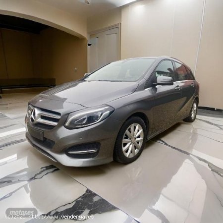  Mercedes Clase B B 180 cdi  GPS Piel Camara LED  de 2015 con 117.000 Km por 14.900 EUR. en Granada 