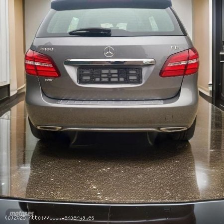 Mercedes Clase B B 180 cdi  GPS Piel Camara LED  de 2015 con 117.000 Km por 14.900 EUR. en Granada