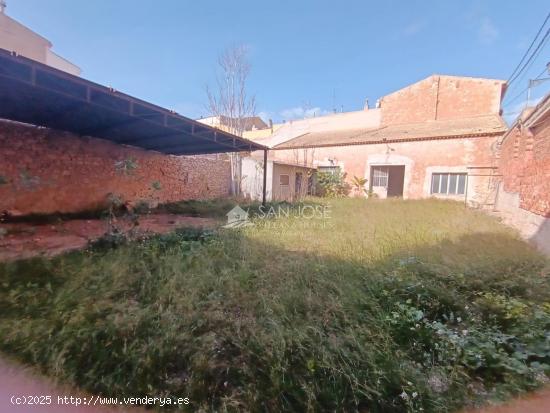  VENTA DE SOLAR URBANO Y ALMACEN EN PINOSO, ZONA CENTRO - ALICANTE 