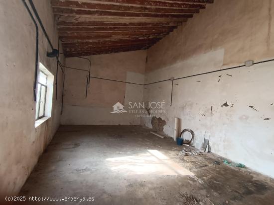 VENTA DE SOLAR URBANO Y ALMACEN EN PINOSO, ZONA CENTRO - ALICANTE