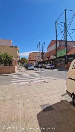 SE VENDE LOCAL EN MUY BUENA ZONA CON TODOS LOS SERVICIOS A MANO - ALICANTE