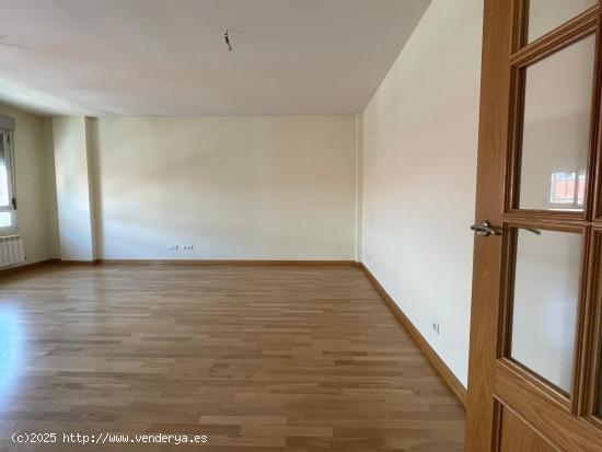 VENTA PISO TIPO DUPLEX ZONA CENTRO EN PONFERRADA - LEON