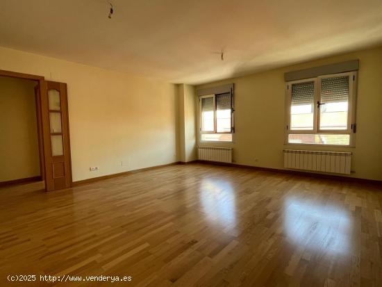 VENTA PISO TIPO DUPLEX ZONA CENTRO EN PONFERRADA - LEON