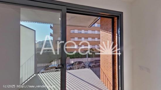 Bonito piso en residencial con piscina - BARCELONA