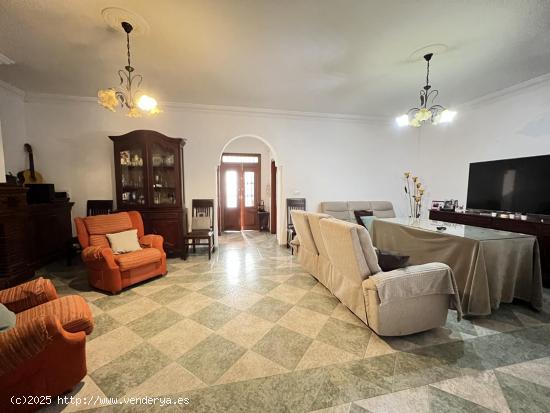 EN EXCLUSIVA, CASA EN ALAMEDA CON PISO EN PLANTA ALTA¡¡¡¡ - MALAGA