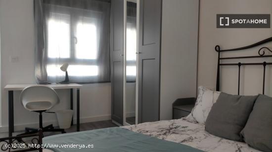 Habitación en piso compartido en Zaragoza - ZARAGOZA