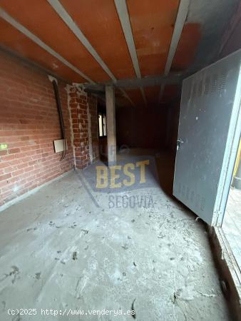  LOCAL COMERCIAL DE 50 M², EN ESPIRDO (SEGOVIA) - SEGOVIA 