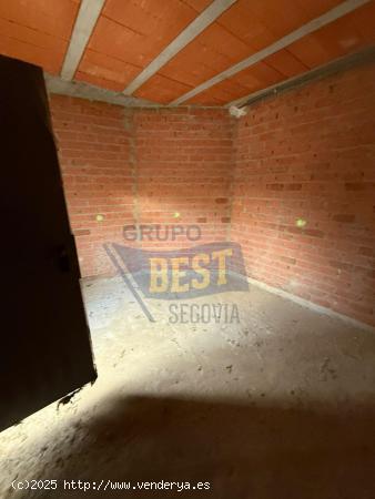 LOCAL COMERCIAL DE 50 M², EN ESPIRDO (SEGOVIA) - SEGOVIA