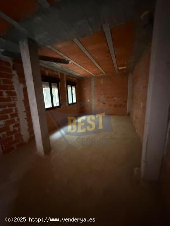 LOCAL COMERCIAL DE 50 M², EN ESPIRDO (SEGOVIA) - SEGOVIA