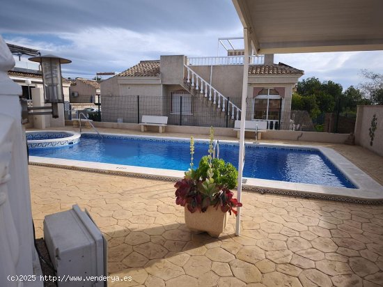 Chalet en venta en Algorfa (Alicante)