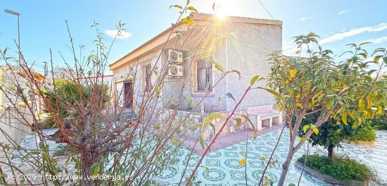 Villa en venta en Torrevieja (Alicante)