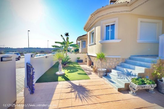 Villa en venta en San Miguel de Salinas (Alicante)