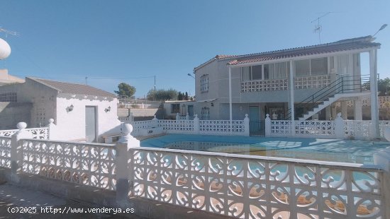 Villa en venta en Crevillent (Alicante)