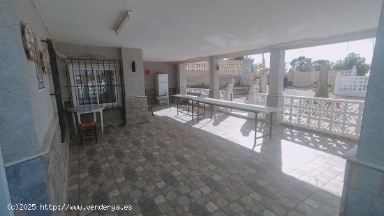 Villa en venta en Crevillent (Alicante)