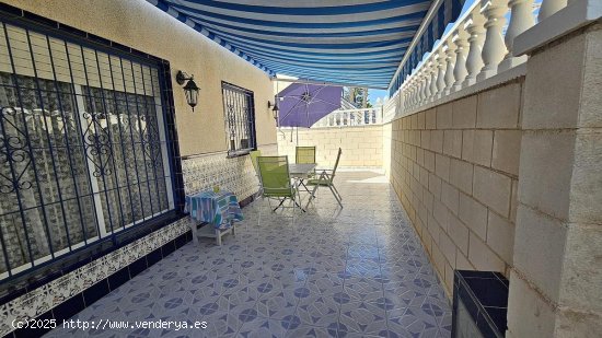 Chalet en venta en Torrevieja (Alicante)