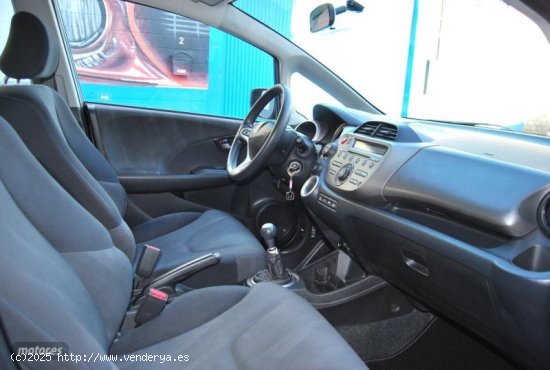 Honda Jazz 1.4 I-VTEC ELEGANCE de 2011 con 130.000 Km por 8.400 EUR. en Sevilla