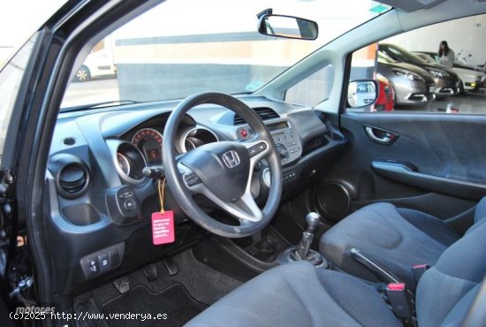 Honda Jazz 1.4 I-VTEC ELEGANCE de 2011 con 130.000 Km por 8.400 EUR. en Sevilla