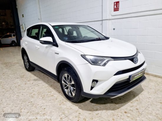  Toyota RAV 4 ADVANCE 4x4 hybrido de 2017 con 158.000 Km por 19.350 EUR. en Sevilla 