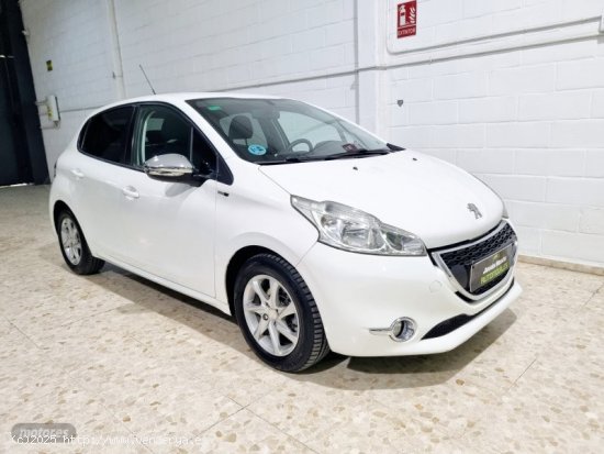 Peugeot 208 Style HYBRID 100 eDCS6 de 2016 con 85.000 Km por 7.800 EUR. en Sevilla