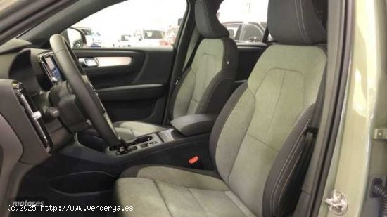 Volvo XC40 Core, B3 Mild Hybrid, Gasolina de 2024 con 10 Km por 38.900 EUR. en Pontevedra