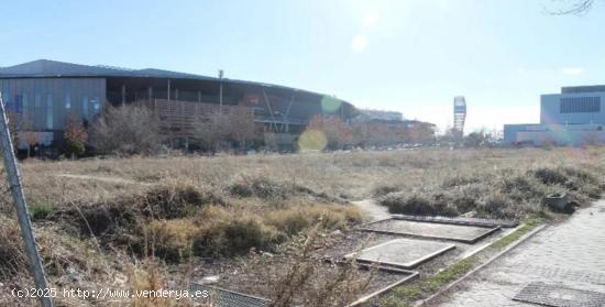 VENTA DE TERRENO URBANO EN MADRID JUNTO C.C. ISLA AZUL - MADRID