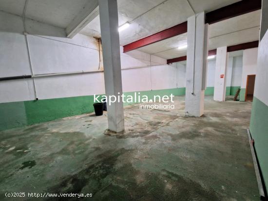  Venta o alquiler de nave o gran local comercial en Olleria - VALENCIA 