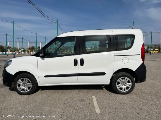 Fiat Doblò Panorama 1.3 JTD 90 CV CERTIFICADO DE KILOMETROS Y CARROCERIA - Malaga