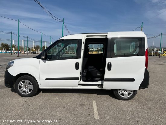 Fiat Doblò Panorama 1.3 JTD 90 CV CERTIFICADO DE KILOMETROS Y CARROCERIA - Malaga