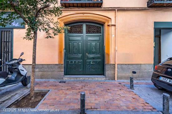 Local en venta en el centro de Madrid con posibilidad de cambio de uso a vivienda - MADRID