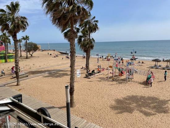 PISO EN PRIMERA LINEA EN PLAYA DE LA MATA CON PLAZA DE GARAJE - ALICANTE