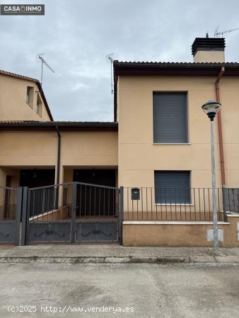 Venta de casa adosada en La Puebla de Castro - HUESCA