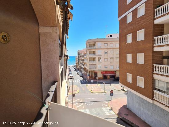 Piso de 2 dormitorios, garaje y trastero a 100m de la playa - ALICANTE