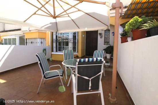  Chalet en venta en Torrevieja (Alicante) 