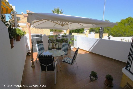 Chalet en venta en Torrevieja (Alicante)