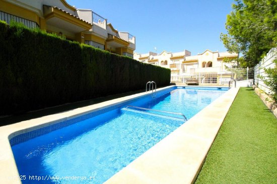 Chalet en venta en Torrevieja (Alicante)