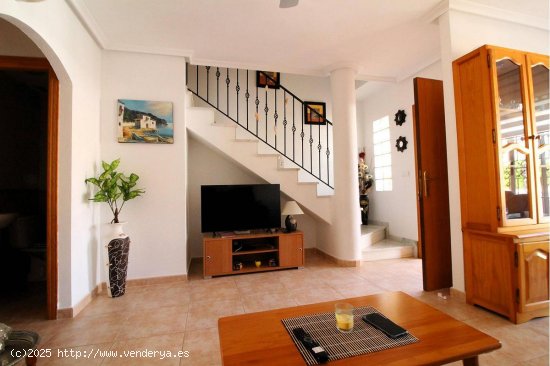 Chalet en venta en Torrevieja (Alicante)